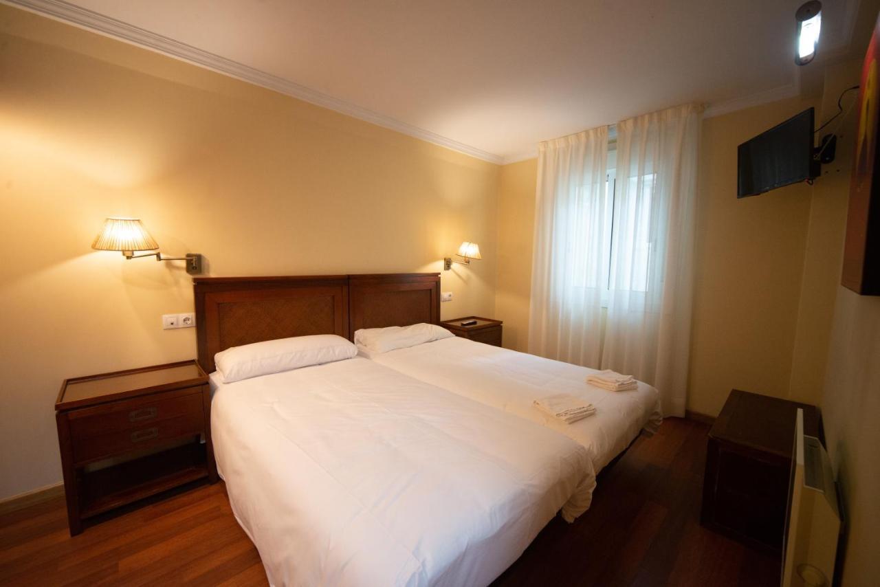 Cabalo Furado Tui Hotel Екстериор снимка