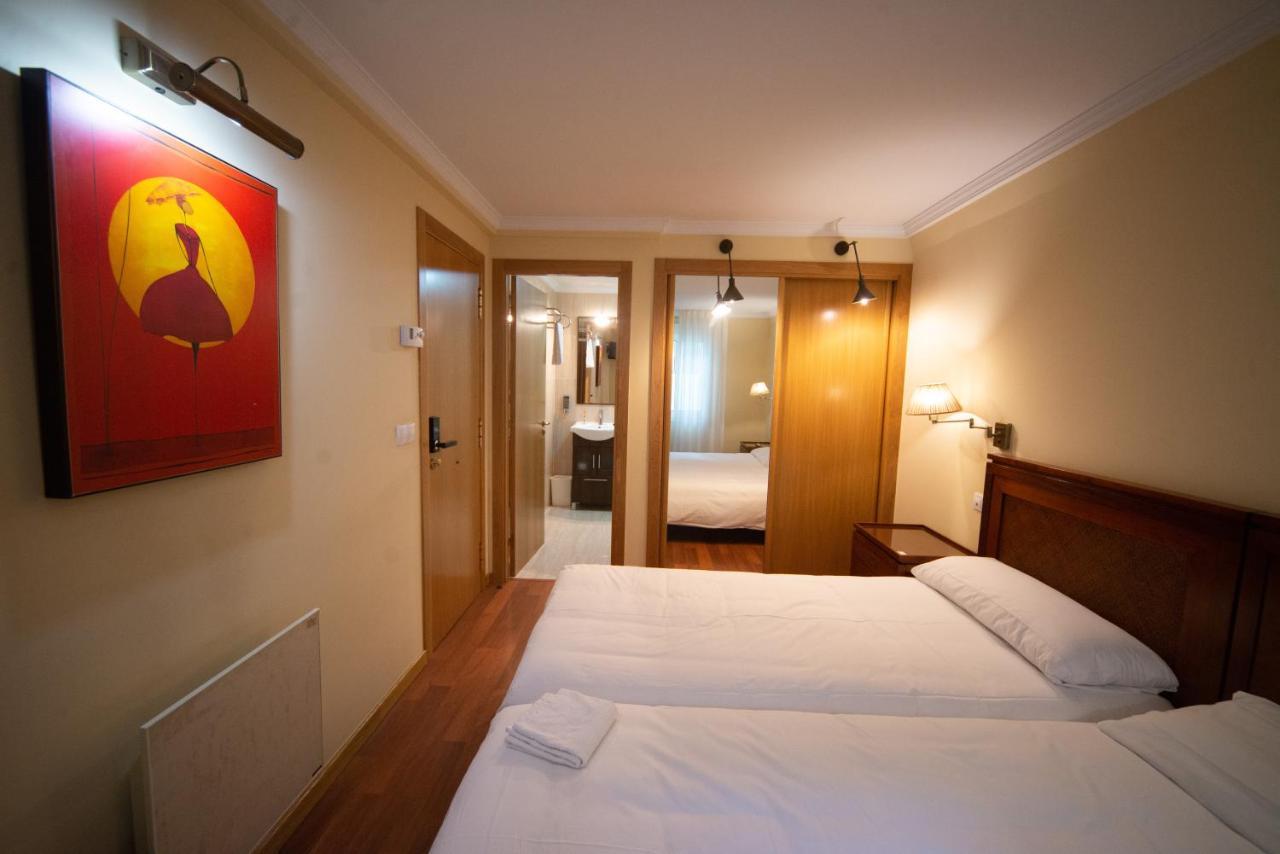 Cabalo Furado Tui Hotel Екстериор снимка