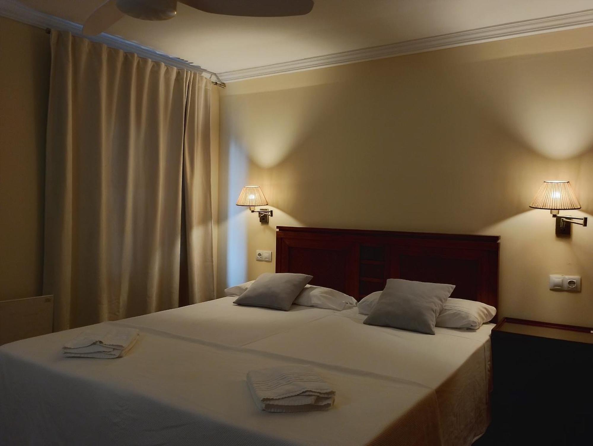 Cabalo Furado Tui Hotel Екстериор снимка