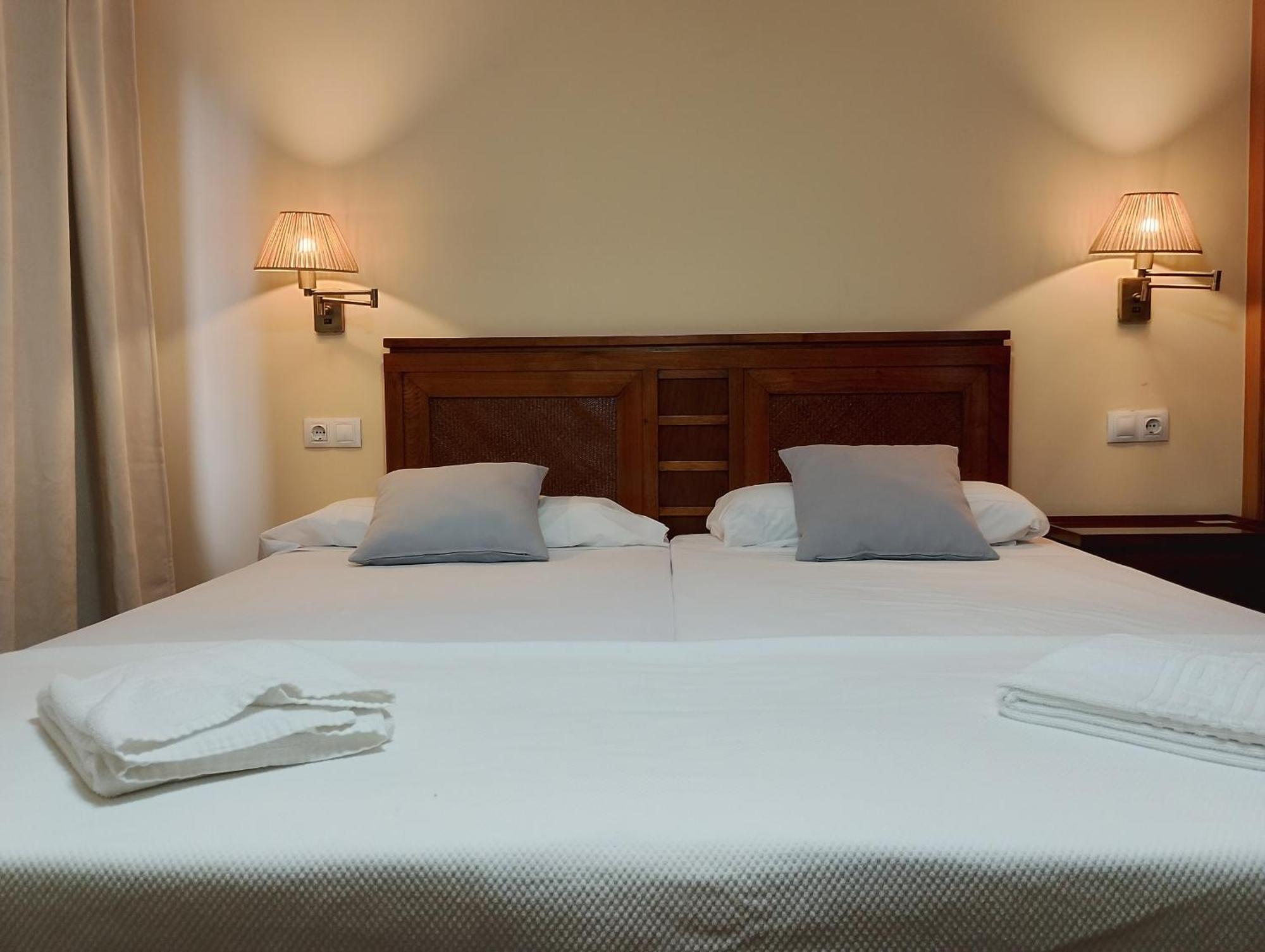 Cabalo Furado Tui Hotel Екстериор снимка